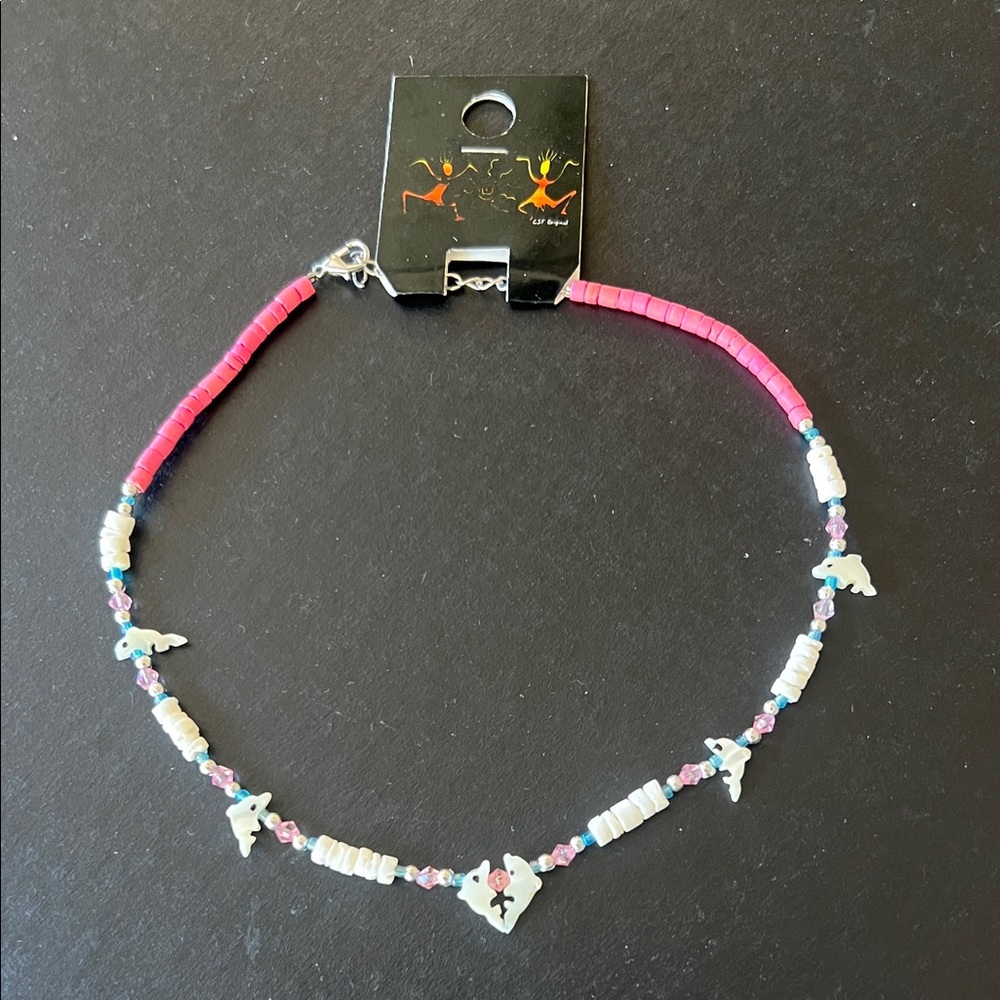 🐬🍬NWT PRETRY IN PINK PUKA & OYSTER SHELL DOLPHIN NECKLACE🍬🐬